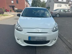 Weiß Gebraucht 2015 Mitsubishi Space Star Kleinwagen | 3.050 € (Fairer Preis)