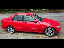 Rot Gebraucht 2002 Lexus IS300 Limousine | 13.900 €