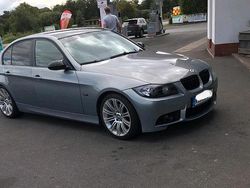 Grau Gebraucht 2005 BMW 325 Limousine | 5.700 €