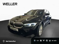 Black sapphire (schwarz) Gebraucht 2024 BMW 330 M Sport Kombi | 44.980 € (Fairer Preis)