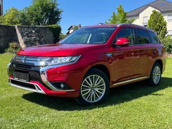 Rot Gebraucht 2021 Mitsubishi Outlander P-HEV Basis SUV | 23.800 € (Guter Preis)