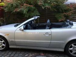 Grau Gebraucht 2002 Mercedes CLK230 Cabrio | 15.000 €