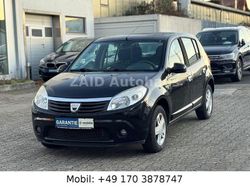 Schwarz Gebraucht 2011 Dacia Sandero Lauréate Limousine | 3.999 € (Fairer Preis)