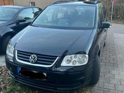 Schwarz Gebraucht 2006 VW Touran Van / Kleinbus | 2.000 € (Fairer Preis)