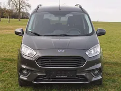 Grau Gebraucht 2016 Ford Tourneo Courier Van / Kleinbus | 6.850 € (Guter Preis)