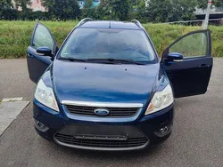 Blau Gebraucht 2010 Ford Focus Kombi | 1.600 € (Fairer Preis)