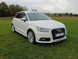 Weiß Gebraucht 2017 Audi A1 Sportback Ambiente Kleinwagen | 14.500 € (Etwas zu teuer)