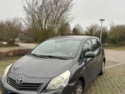 Grau Gebraucht 2009 Toyota Verso Life Van / Kleinbus | 4.000 € (Superpreis)