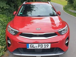 Rot Gebraucht 2017 Kia Stonic Platinum Edition SUV | 12.200 € (Etwas zu teuer)