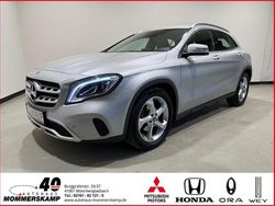 Grau Gebraucht 2017 Mercedes GLA200 Business SUV | 21.450 € (Fairer Preis)