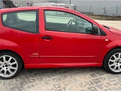 Rot Gebraucht 2006 Citroën C2 VTR Sport Kleinwagen | 950 €