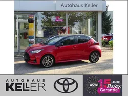Karminrot metallic / dach mysticschwarz Gebraucht 2024 Toyota Yaris Hybrid Plus Kleinwagen | 26.960 € (Etwas zu teuer)