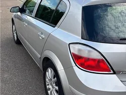 Silber Gebraucht 2004 Opel Astra Limousine | 2.650 €
