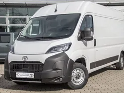 Icy white Gebraucht 2024 Toyota Proace Van | 34.990 €