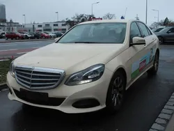 Beige Gebraucht 2015 Mercedes E200 Limousine | 6.400 € (Fairer Preis)