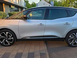 Silber Gebraucht 2017 Renault Scénic IV Bose Edition Van / Kleinbus | 10.300 € (Fairer Preis)