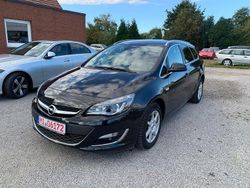 Schwarz Gebraucht 2015 Opel Astra Exklusiv Kombi | 7.890 € (Fairer Preis)