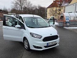 Weiß Gebraucht 2017 Ford Tourneo Courier Van / Kleinbus | 7.450 € (Guter Preis)