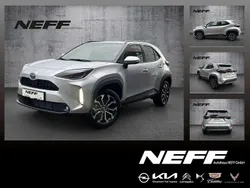 Shimmering silver metallic Neu 2025 Toyota Yaris Cross SUV | 27.290 €