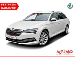 Weiss Gebraucht 2020 Skoda Superb Style Kombi | 28.950 € (Etwas zu teuer)