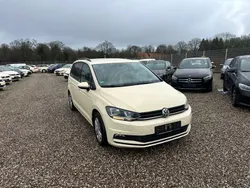 Beige Gebraucht 2019 VW Touran Van / Kleinbus | 6.999 € (Teuer)