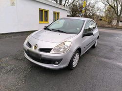 Silber Gebraucht 2006 Renault Clio II Kleinwagen | 2.200 €