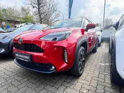Rot Neu 2025 Toyota Yaris Cross SUV | 31.690 € (Etwas zu teuer)
