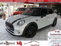 White silver metallic Gebraucht 2017 Mini Cooper Kleinwagen | 15.650 € (Fairer Preis)
