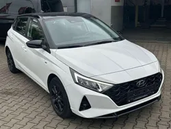 Schwarz Gebraucht 2021 Hyundai i20 Intro Edition Limousine | 14.700 € (Fairer Preis)