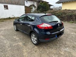Blau Gebraucht 2009 Renault Mégane III Dynamique Limousine | 2.400 € (Guter Preis)