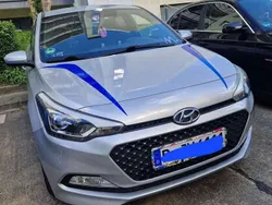 Silber Gebraucht 2016 Hyundai i20 Trend Limousine | 7.200 € (Guter Preis)