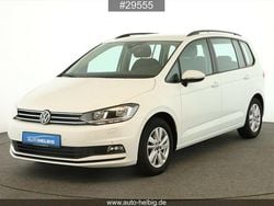 Pure white Gebraucht 2021 VW Touran Comfortline Van / Kleinbus | 22.490 € (Guter Preis)