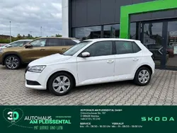 Weiß Gebraucht 2021 Skoda Fabia Cool Plus Limousine | 11.890 € (Fairer Preis)