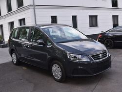 Grau Gebraucht 2017 Seat Alhambra Style Van / Kleinbus | 21.999 €