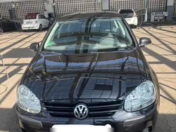 Schwarz Gebraucht 2004 VW Golf V Kleinwagen | 3.449 € (Etwas zu teuer)