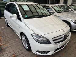 Weiß Gebraucht 2012 Mercedes B180 Van / Kleinbus | 9.980 € (Fairer Preis)