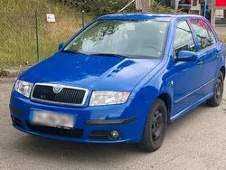Blau Gebraucht 2005 Skoda Fabia Kleinwagen | 1.400 € (Fairer Preis)