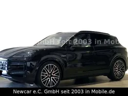 Schwarz Neu 2025 Porsche Cayenne S E-Hybrid SUV | 136.493 €