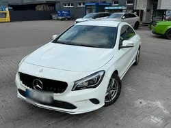 Weiß Gebraucht 2016 Mercedes CLA180 Limousine | 19.500 €