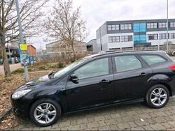 Schwarz Gebraucht 2013 Ford Focus Champions Edition Kombi | 2.999 €