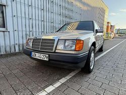 702 rauchsilber metallic Gebraucht 1987 Mercedes E250 Limousine | 9.500 €