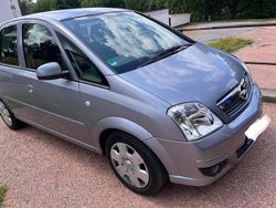 Grau Gebraucht 2009 Opel Meriva Van / Kleinbus | 2.950 € (Fairer Preis)