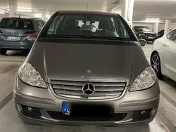 Grau Gebraucht 2006 Mercedes 170 Elegance Kombi | 2.000 €