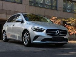 Silber Gebraucht 2019 Mercedes B180 Van / Kleinbus | 16.999 € (Guter Preis)