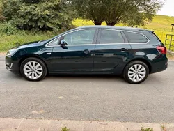 Grün Gebraucht 2015 Opel Astra Kombi | 8.300 € (Superpreis)