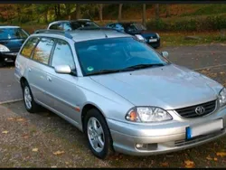 Grau Gebraucht 2001 Toyota Avensis T2 Kombi | 1.500 € (Guter Preis)