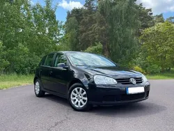 Schwarz Gebraucht 2004 VW Golf V Comfortline Limousine | 3.499 € (Etwas zu teuer)