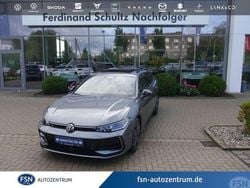 Diabasgrau metallic Gebraucht 2024 VW Passat R-line Kombi | 53.986 €