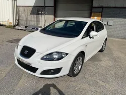 Weiß Gebraucht 2010 Seat Leon Limousine | 2.850 € (Guter Preis)