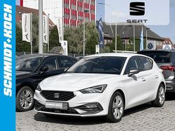 Weiß Gebraucht 2024 Seat Leon FR Limousine | 24.999 € (Guter Preis)